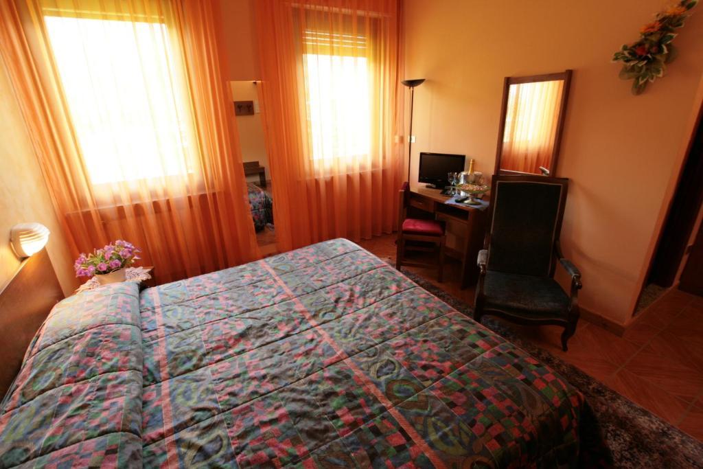 Hotel Sarre Eksteriør billede