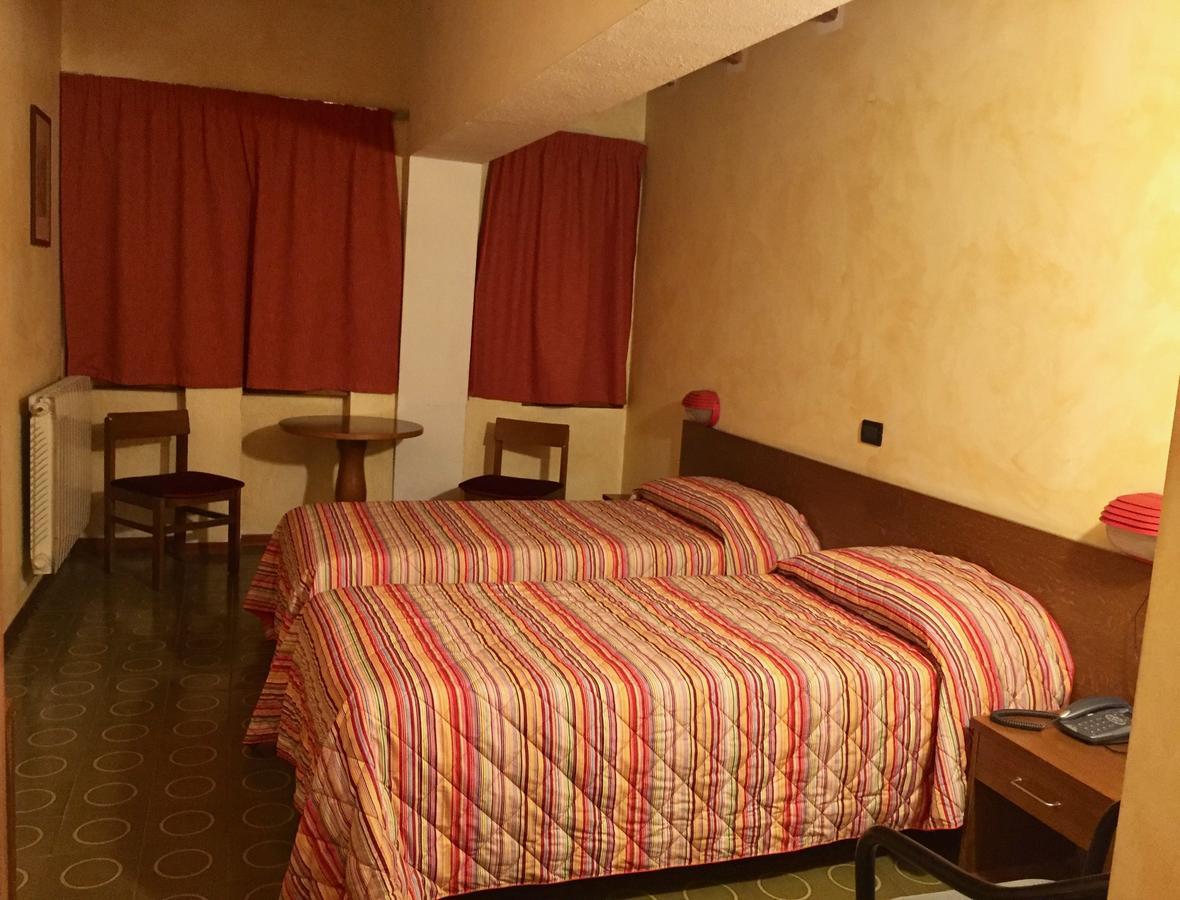 Hotel Sarre Eksteriør billede