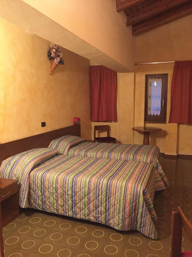 Hotel Sarre Eksteriør billede